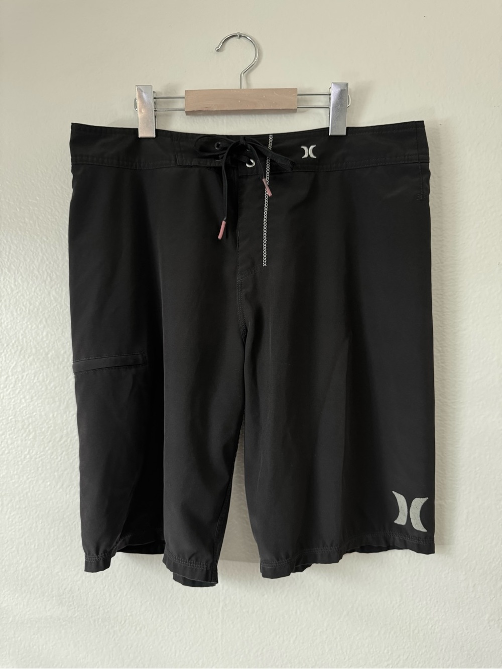 Hurley Men’s Black Phantom Boardshorts 34W